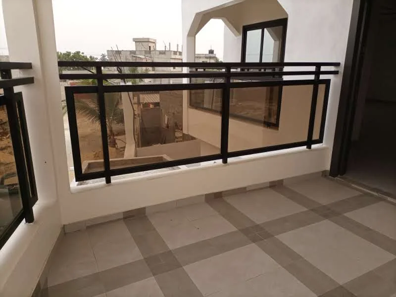 Balcon aluminium et verre